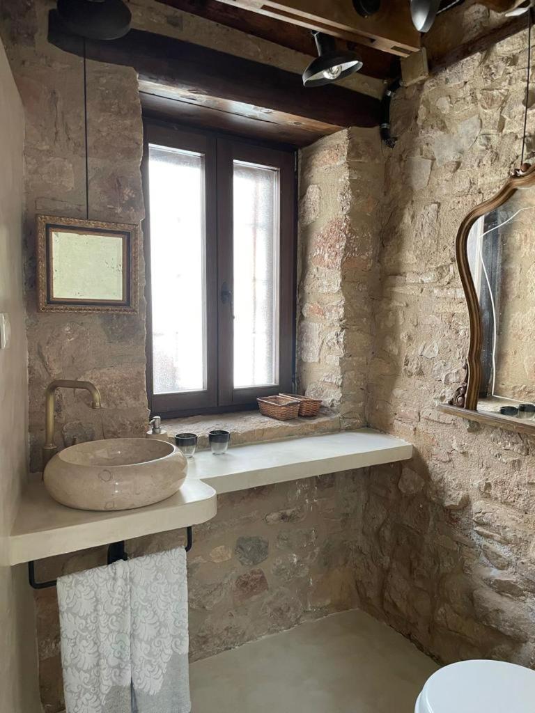 Alodia Guest House Alquezar Room photo